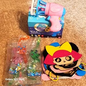 LoL surprise 5 face mask, 2 bubble guns, and 5 fidget spinner
